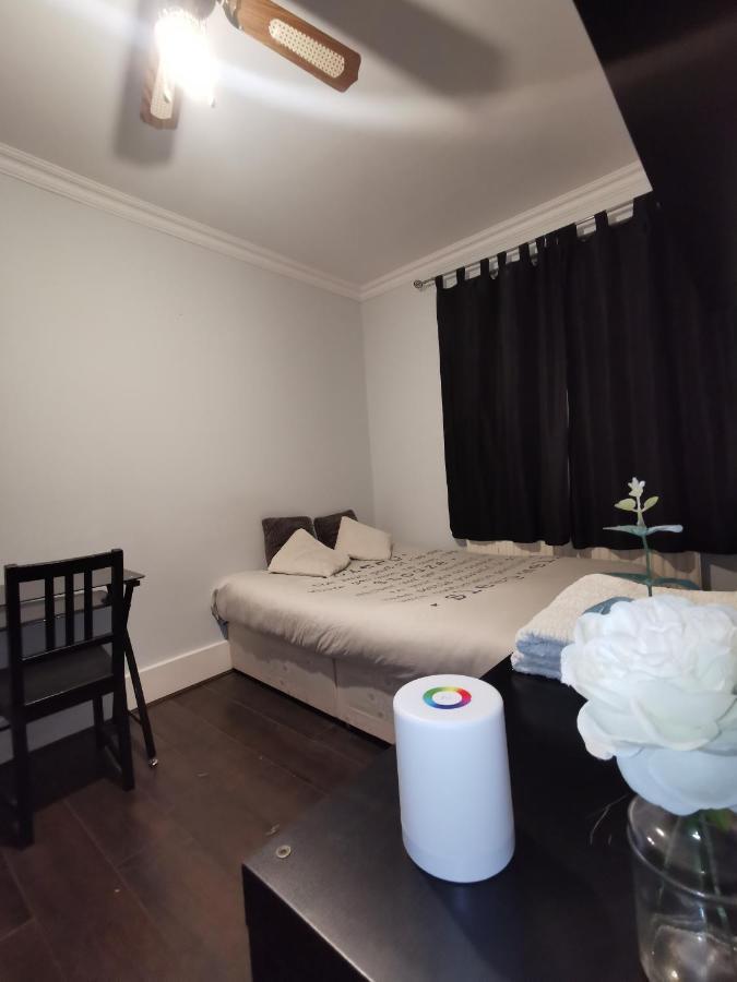Neat Double Room Londyn Zewnętrze zdjęcie