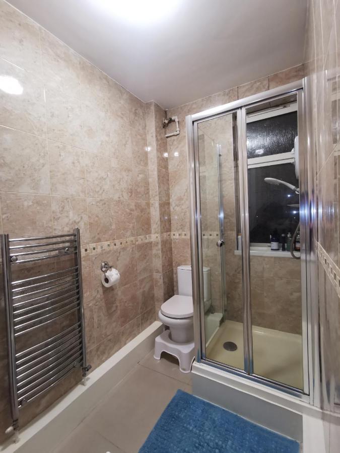 Neat Double Room Londyn Zewnętrze zdjęcie