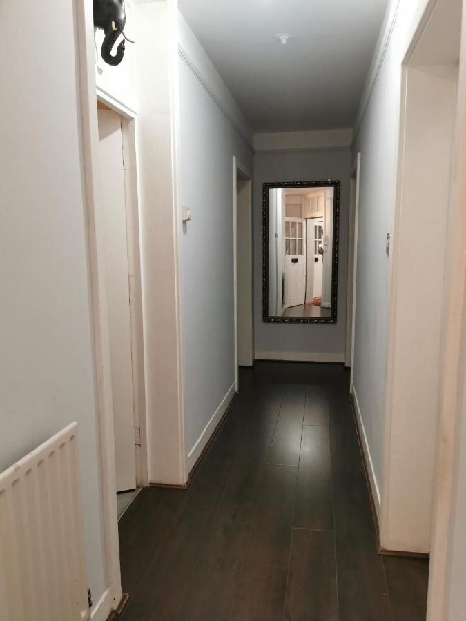Neat Double Room Londyn Zewnętrze zdjęcie